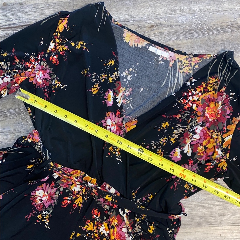 EUC MAURICES 3/4 Slv Spandex Stretchy Belted Floral Romper L - Picture 4 of 8